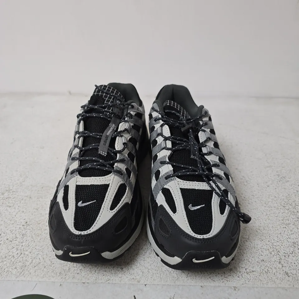 BOXED PAIR OF NIKE P-6000 TRAINERS - UK SIZE 9