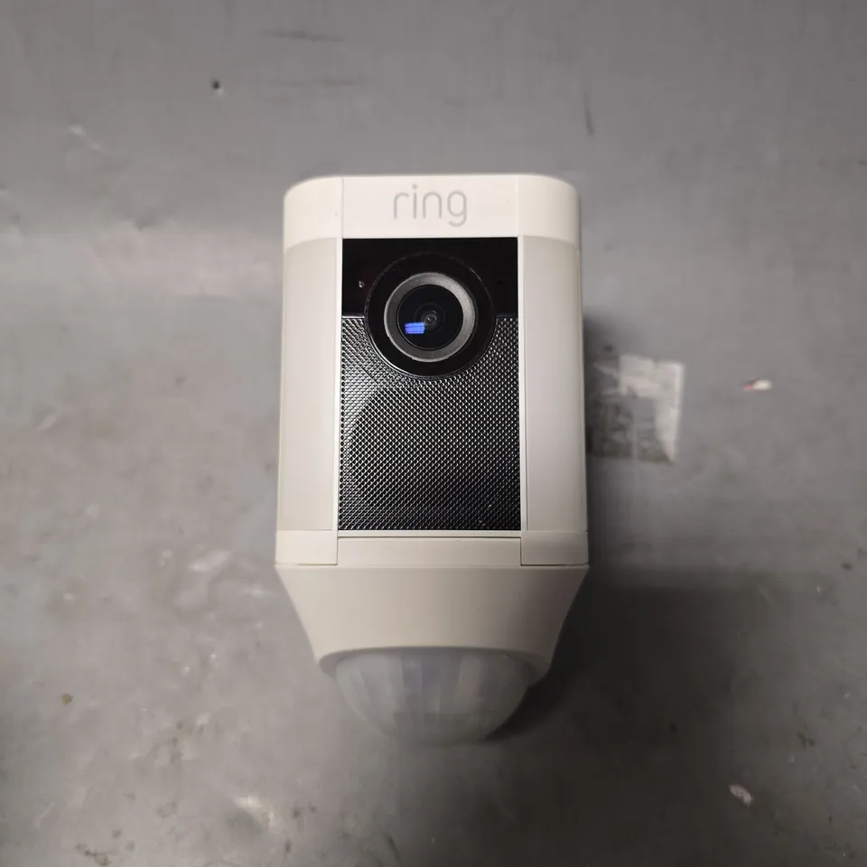 BOXED RING SPOTLIGHT CAM 