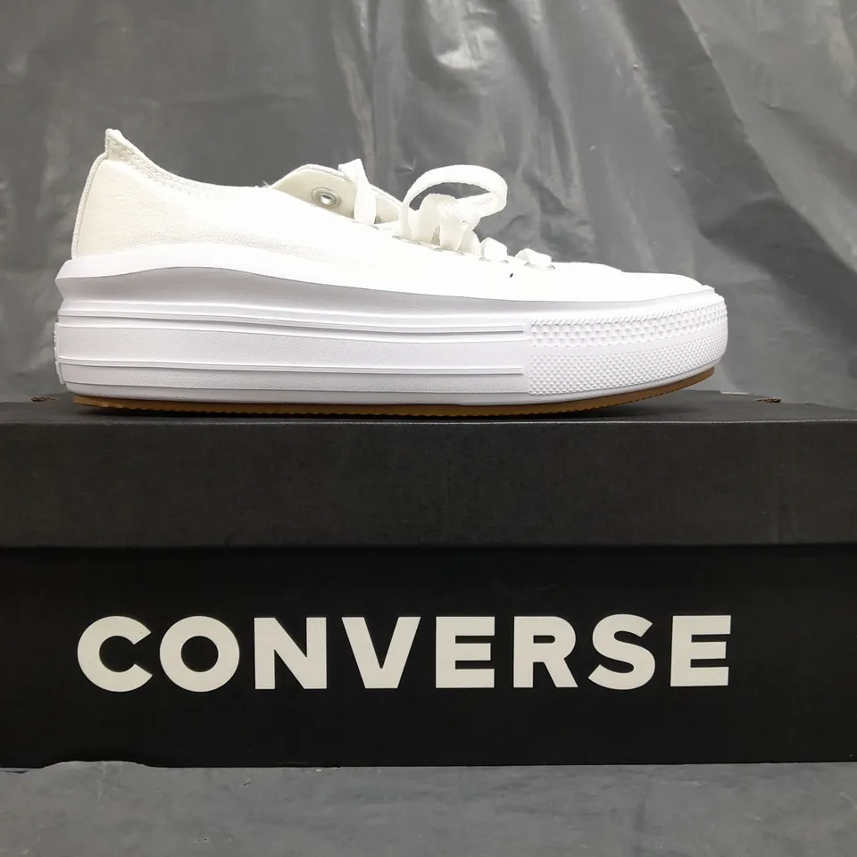 BOXED PAIR OF CONVERSE SHOES IN WHITE UK SIZE 3.5