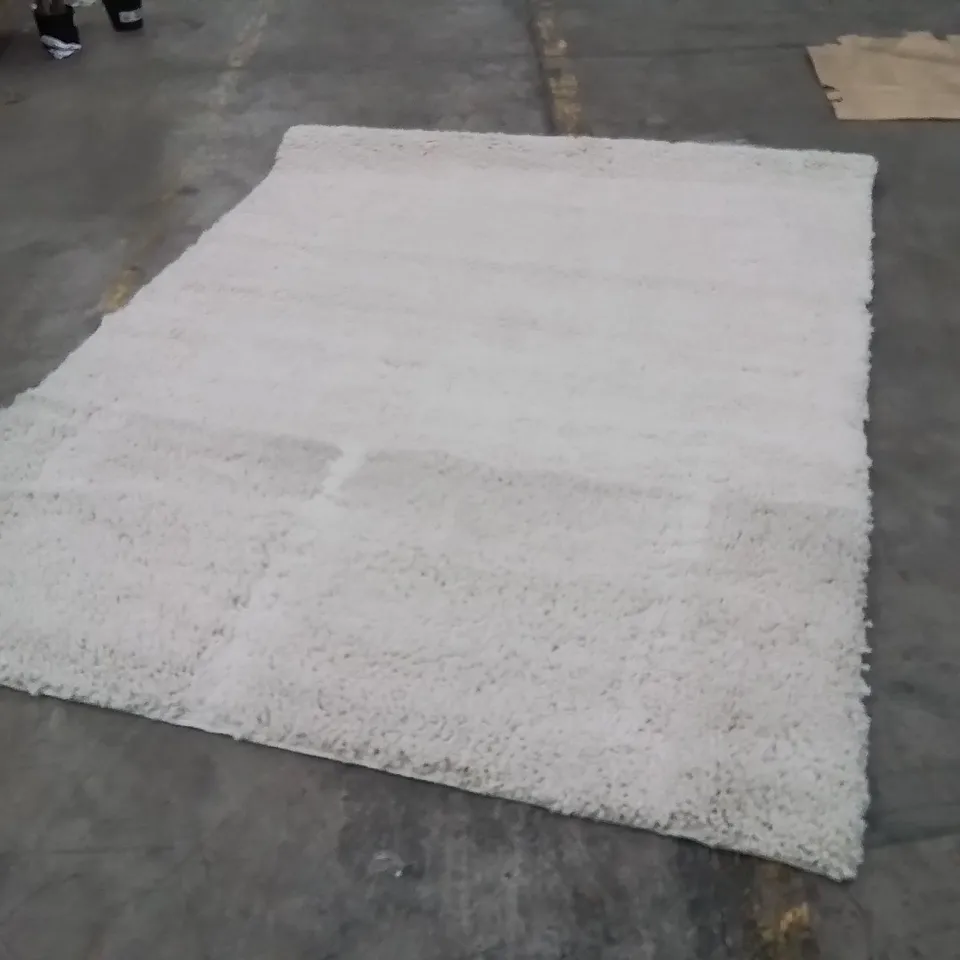 QUALITY DESIGNER AREA RUG - APPROXIMATELY 230X160CM