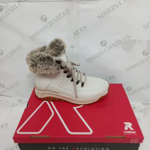 BOXED RIEKER REVOLUTION FUR HIKING BOOTS WHITE SIZE 7.5 