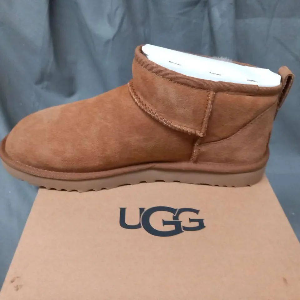 BOXED PAIR OF UGG CLASSIC ULTRA MINI MID BROWN SUEDE LADIES BOOTS SIZE 7