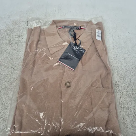 TOMMY HILFIGER ESSENTIAL COTTON LONG SLEEVE OVER SHIRT β COASTAL TAUPE, XL (MEN'S)