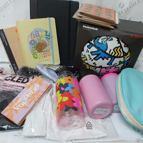 APPROXIMATELY 12 COTTON ON ITEMS INCLUDING KEITH HARING BASKETBALL, 2 WATERBOTTLES, T SHITS AND TANK TOPS