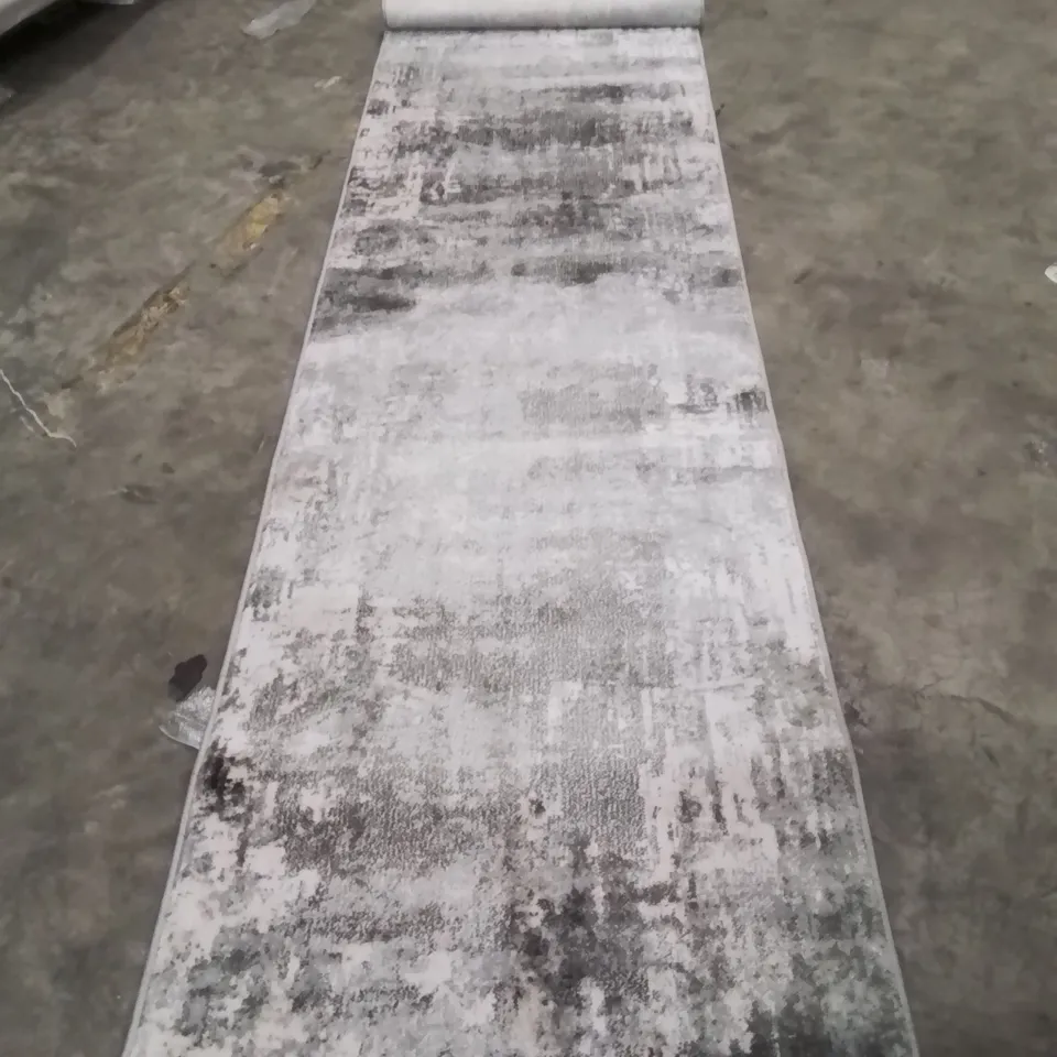 QUALITY DESIGNER AREA RUG - APPROXIMATELY 300X80CM