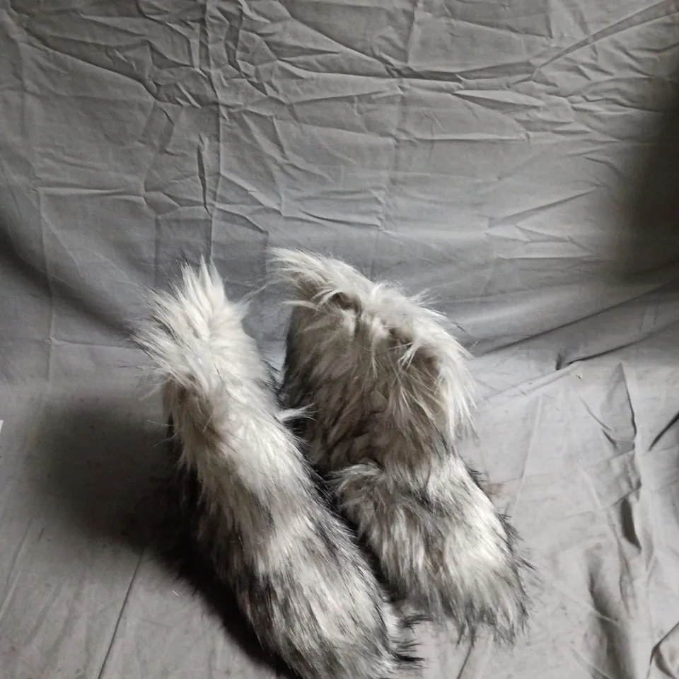 BOX OF APPROXIMATELY 10 PAIRS OF FOOTWEAR TO INCLUDE: ASICS GREY TRAINERS AND FUT BOOTS