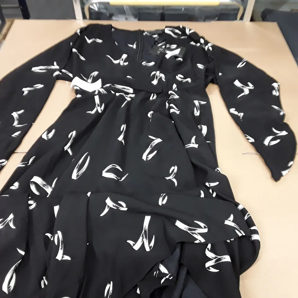 AX PARIS BLACK LONG SLEEVE DRESS - 14