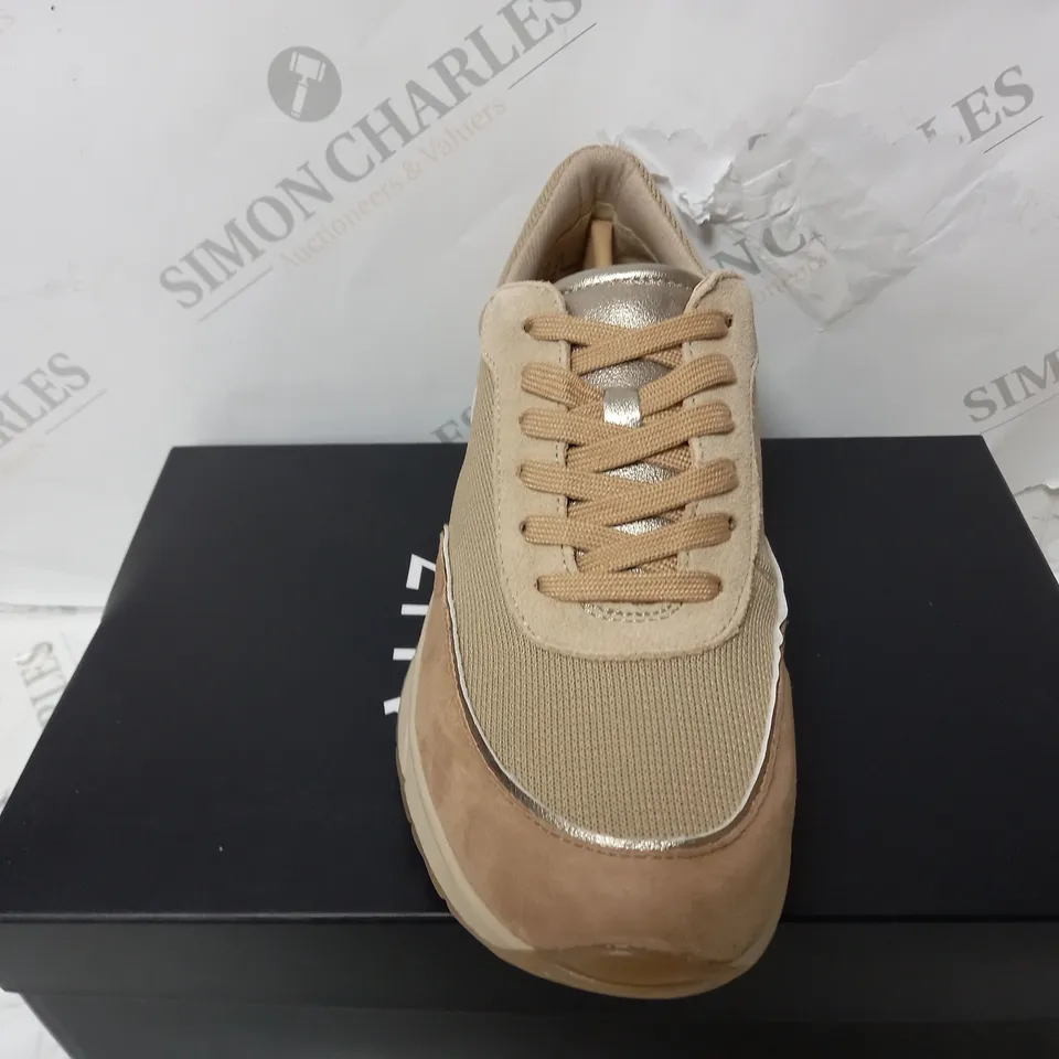 BOXED PAIR OF NATURALIZER PLATFORM TRAINERS IN TAN/BROWN - SIZE 7