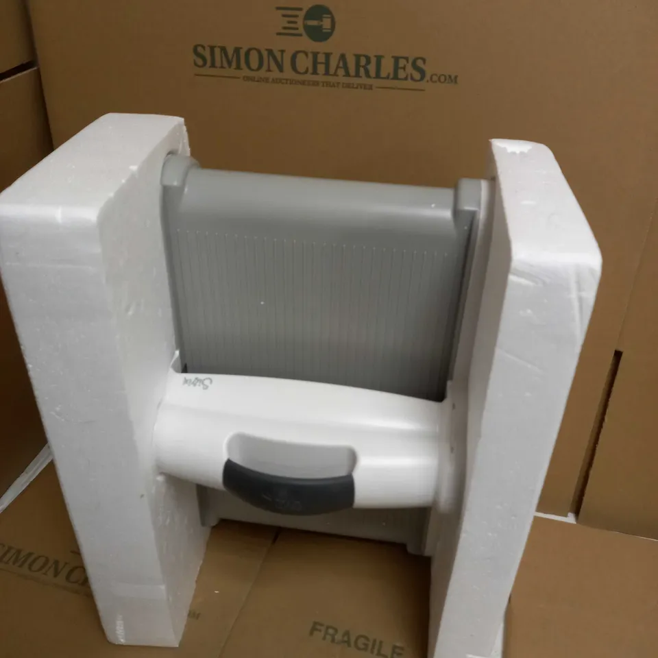 SIZZIX BIG SHOT PLUS SHAPE-CUTTING AND EMBOSSING MACHINE 