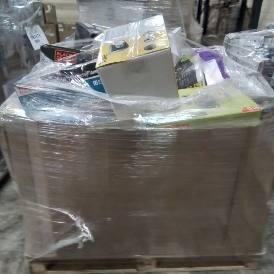 PALLET OF APPROXIMATELY 61 UNPROCESSED RAW RETURN HOUSEHOLD AND ELECTRICAL GOODS TO INCLUDE;