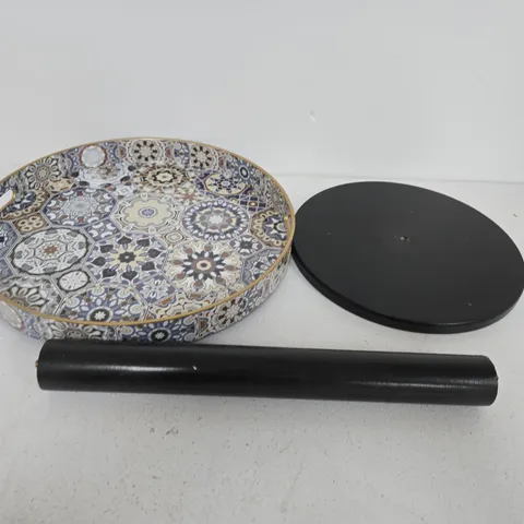 ROUND CERAMIC DECORATIVE LIDDED TRAY WITH MOSAIC TILE PATTERN – BLUE/CREAM