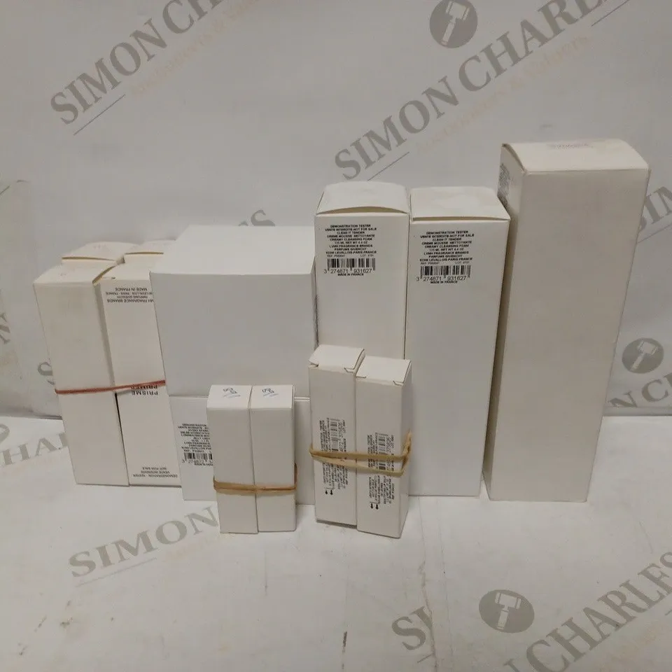 LOT OF APPROXIMATELY 13 GIVENCHY PRODUCTS TO INCLUDE 4 PRISME PRIMER (25ml), 2 HYDRA SPARKLING MOISTURISING JELLY CREAM (50ml), 2 CLEAN IT TENDER CLEANSUNG FOAM (125m), 2 MISER BROW GROOM BROW SETTER,