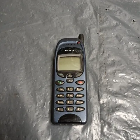 NOKIA MOBILE PHONE – CANDYBAR WITH EXTERNAL ANTENNA