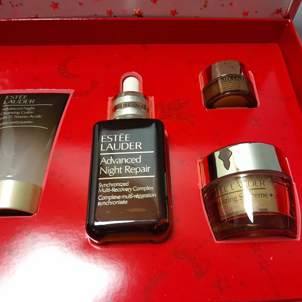 BOXED ESTEE LAUDER THE LIFT + GLOW ROUTINE