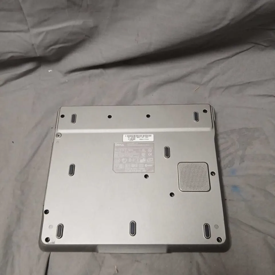DELL PR04S DOCKING STATION – PA-10/PA-12 COMPATIBLE (SILVER)