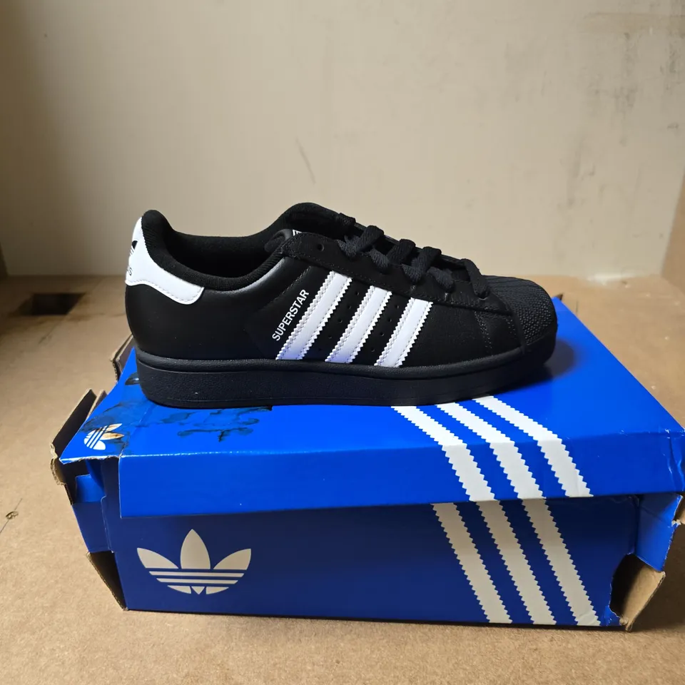 ADIDAS SUPERSTAR II J JUNIOR SNEAKERS – BLACK, UK 5 