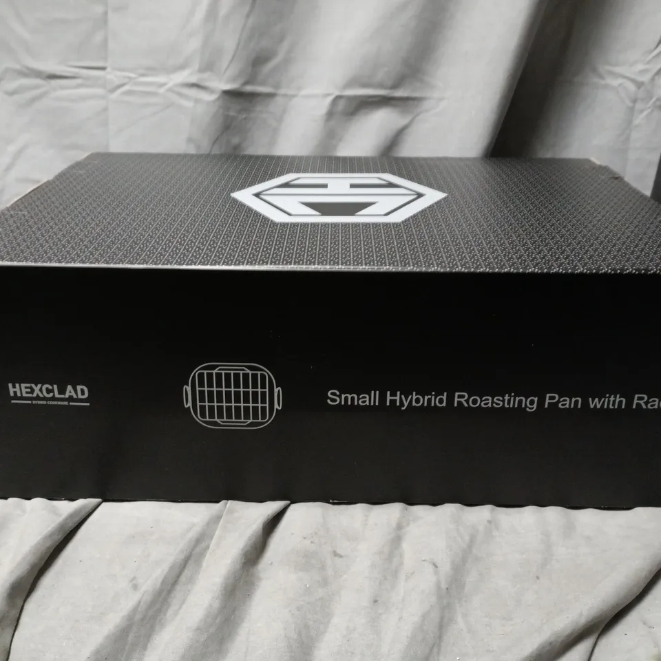 HEXCLAD SMALL HYBRID ROASTING PAN WITH RACK - BOXED