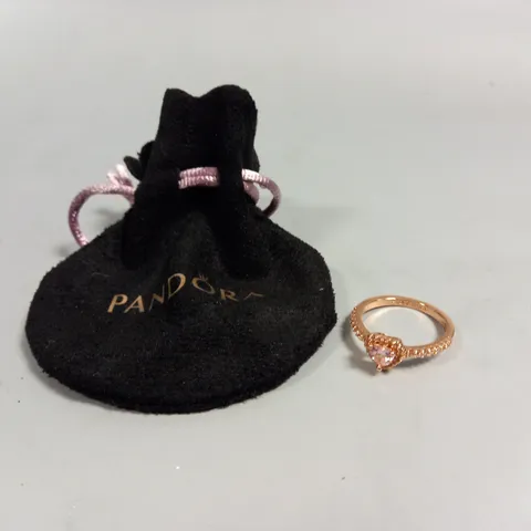 PANDORA SPARKLING ELEVATED HEART RING