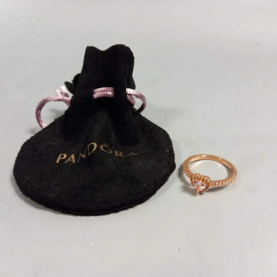 PANDORA SPARKLING ELEVATED HEART RING