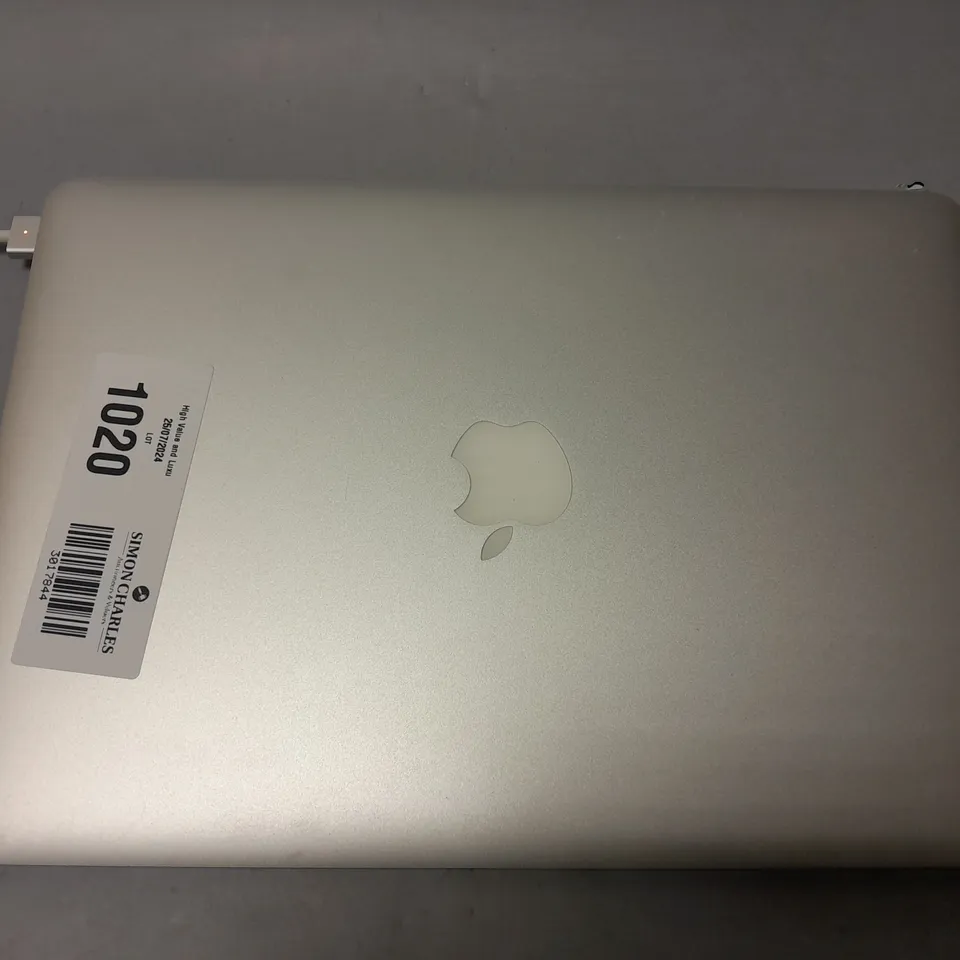 APPLE MACBOOK AIR - A1466