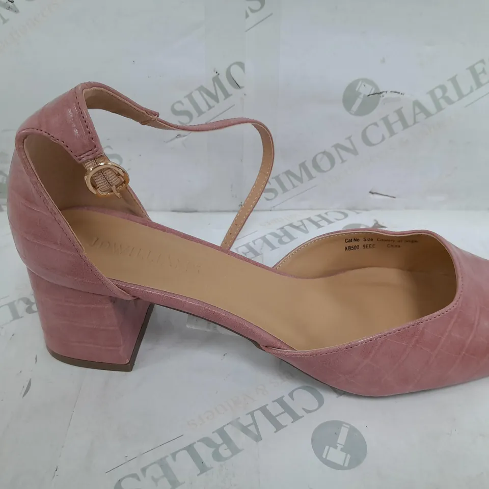 PAIR OF JD WILLIAMS SQUARE BLOCK ROUND TOE HEELS IN PINK - EU 43