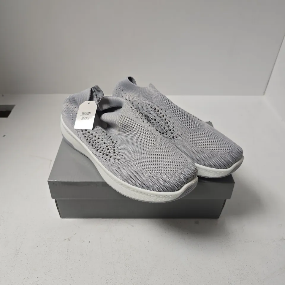 URBAN JACKS NEGRONI GREY KNIT SLIP-ON TRAINERS, UK 8