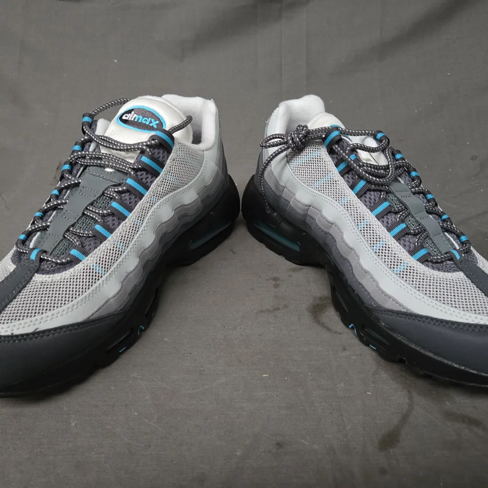 BOXED PAIR OF NIKE AIR MAX 95 SHOES IN GREY/BLUE UK SIZE 8