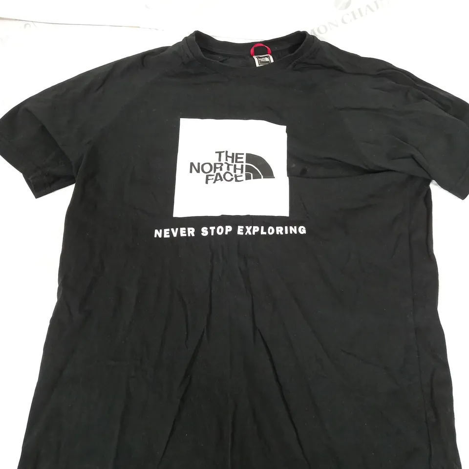 THE NORTH FACE GRAPHIC T-SHIRT SIZE M