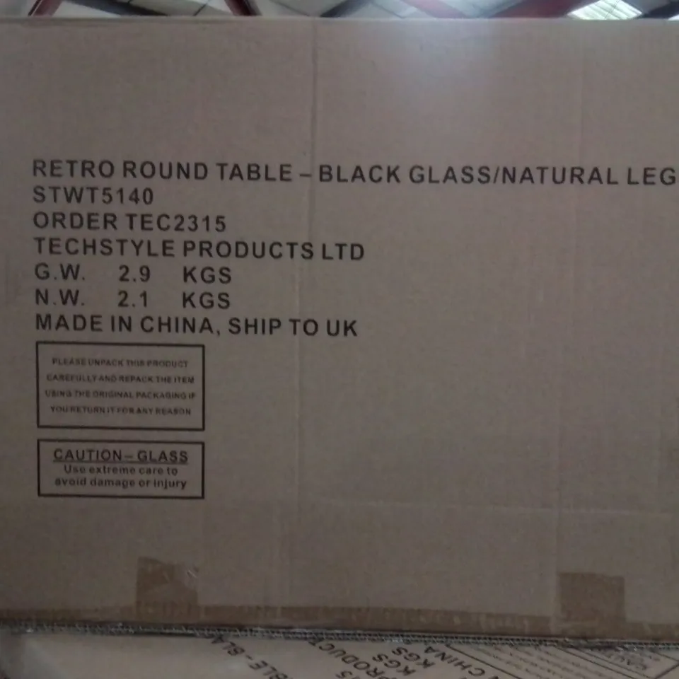 PALLET CONTAINING LARGE QUANTITY OF RETRO ROUND TABLES 