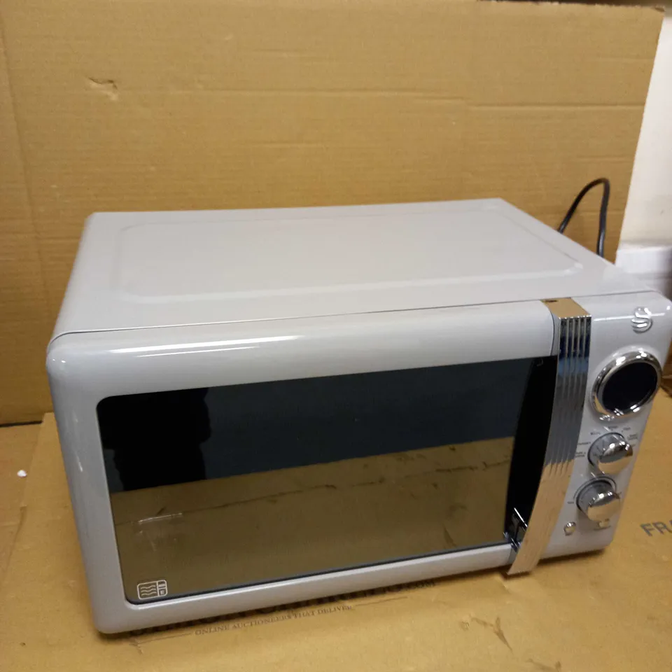 SWAN RETRO 800W GREY MICROWAVE 