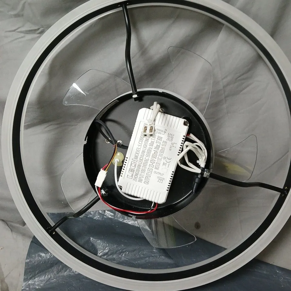 FAN WITH REMOTE CONTROL, BOXED
