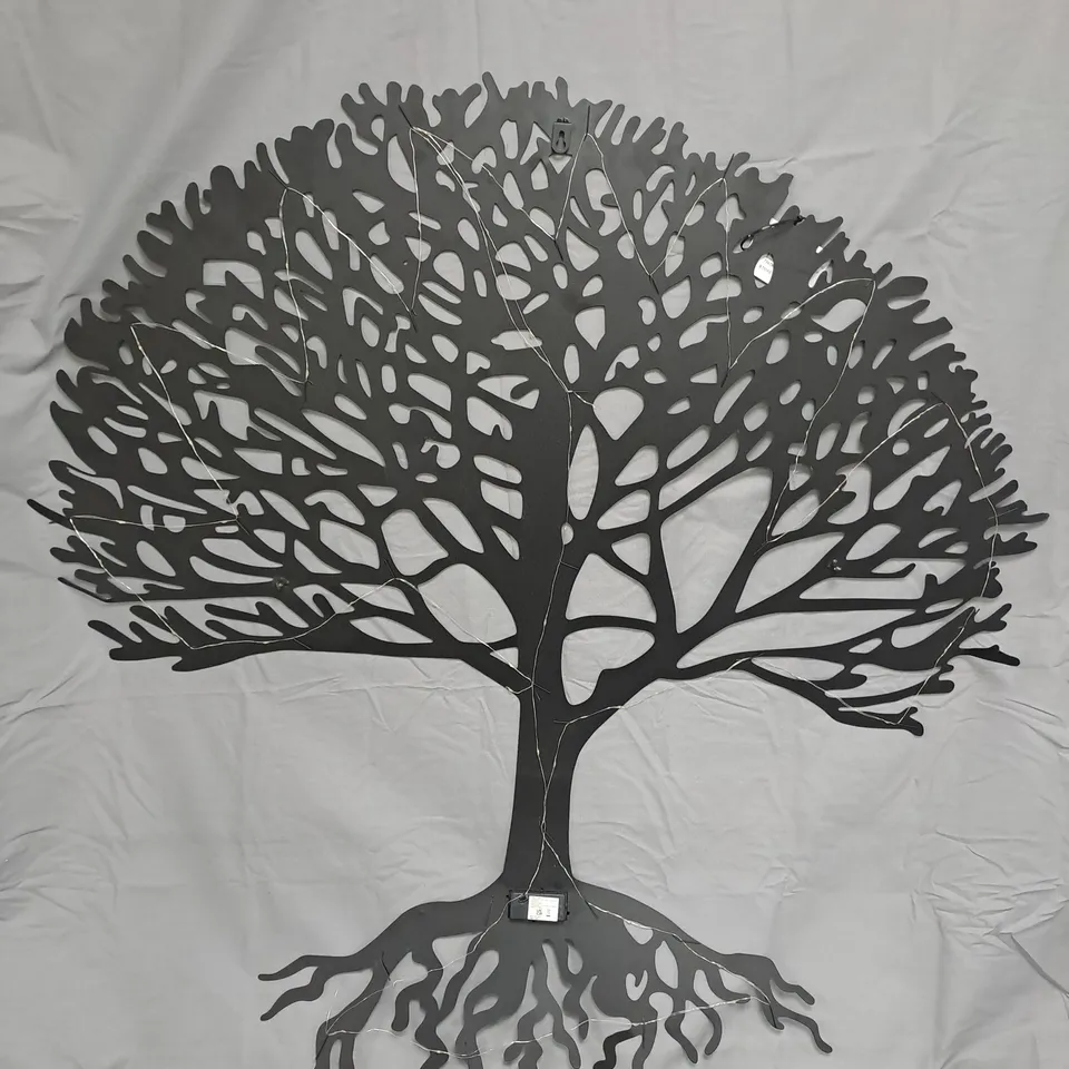 LARGE METAL TREE WALL ART SCULPTURE – SILHOUETTE DECOR - COLLECTION ONLY 