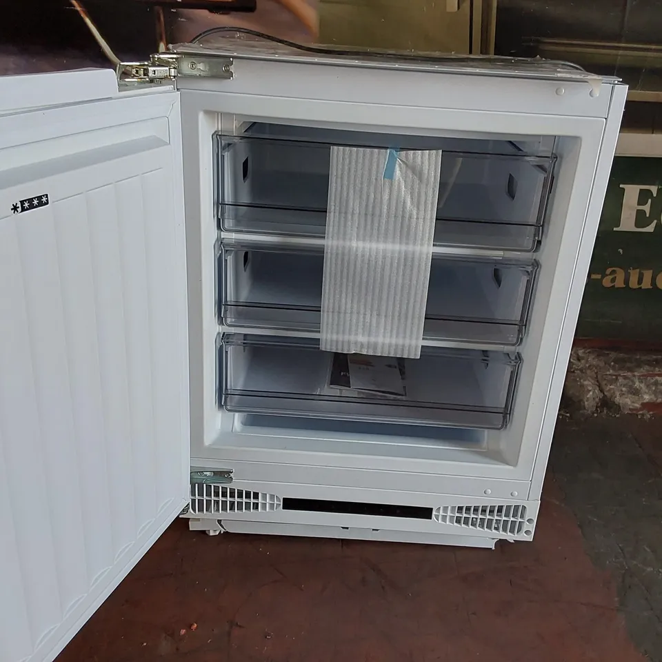  CDA FW284 IS A 60CM INTEGRATED/ UNDER COUNTER FREEZER