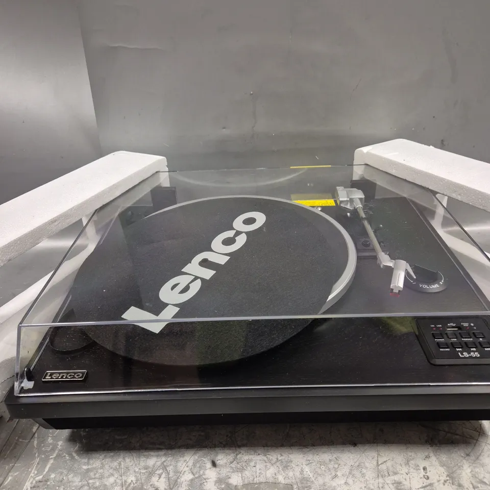 BOXED LENCO TURNTABLE WITH BLUETOOTH AND BUILT IN SPEAKERS - LS-55BK