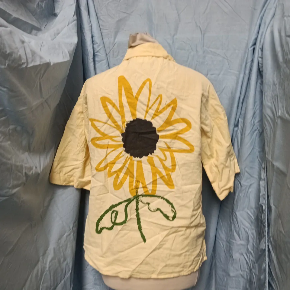 NATIVE YOUTH BEIGE SHIRT WITH LARGE SUNFLOWER BACK PRINT – XS