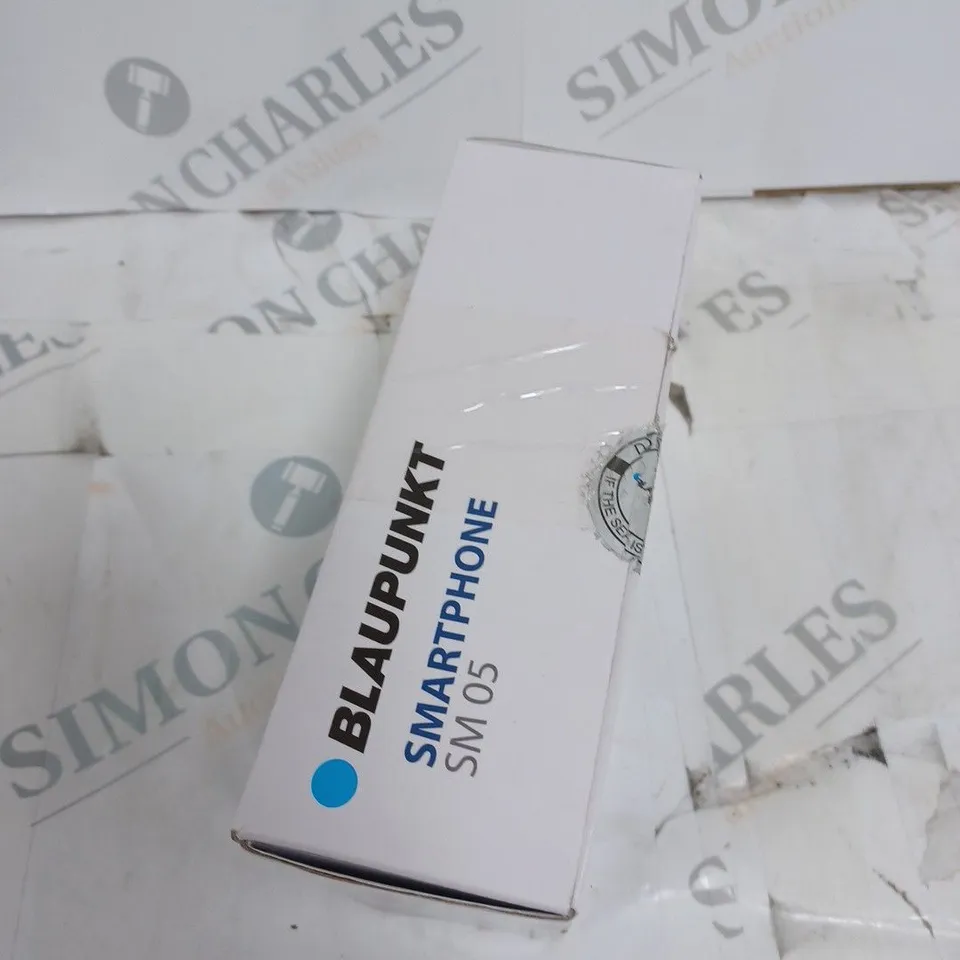 BOXED BLAUPUNKT SMART PHONE - SM 05