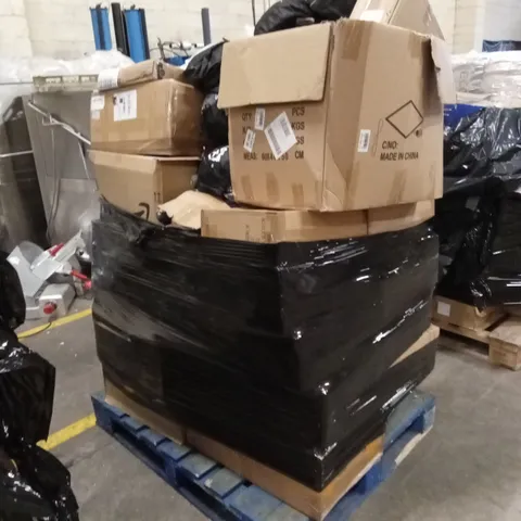 PALLET OF ASSORTED HOUSEHOLD GOODS AND PRODUCTS TO INCLUDE; SPORTS HELMETS, FAIRY LIGHTS, USB TRAVEL CONVERTERS ETC