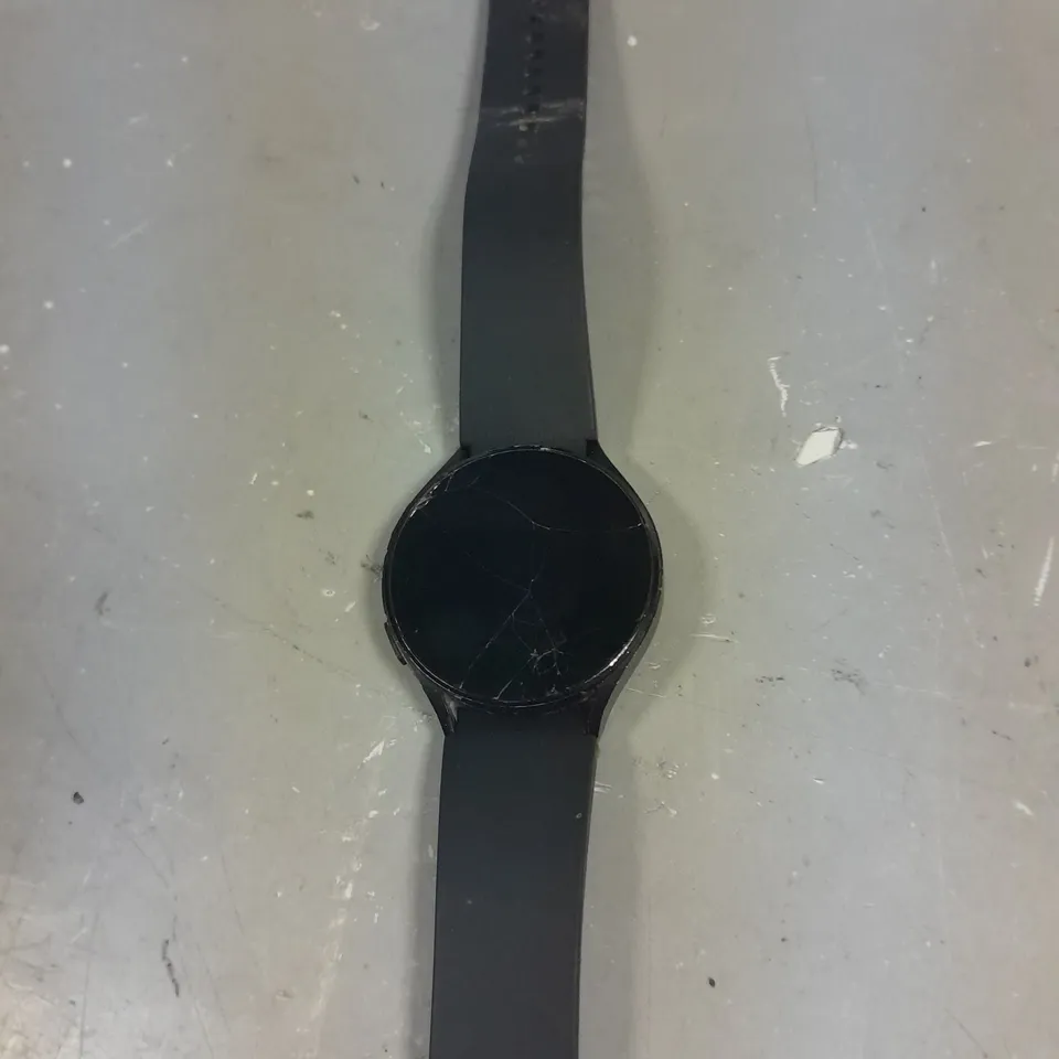 SAMSUNG GALAXY WATCH 4 