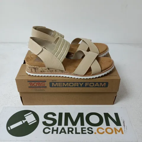 BOXED PAIR OF SKECHERS BOBS SANDALS IN BEIGE - UK 6