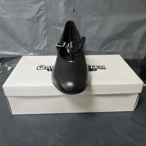 ORGANMASTER LEATHER COURT SHOES - BLACK - SIZE 8