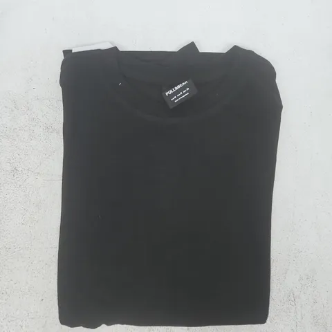 PULL & BEAR T-SHIRT IN BLACK SIZE MEDIUM