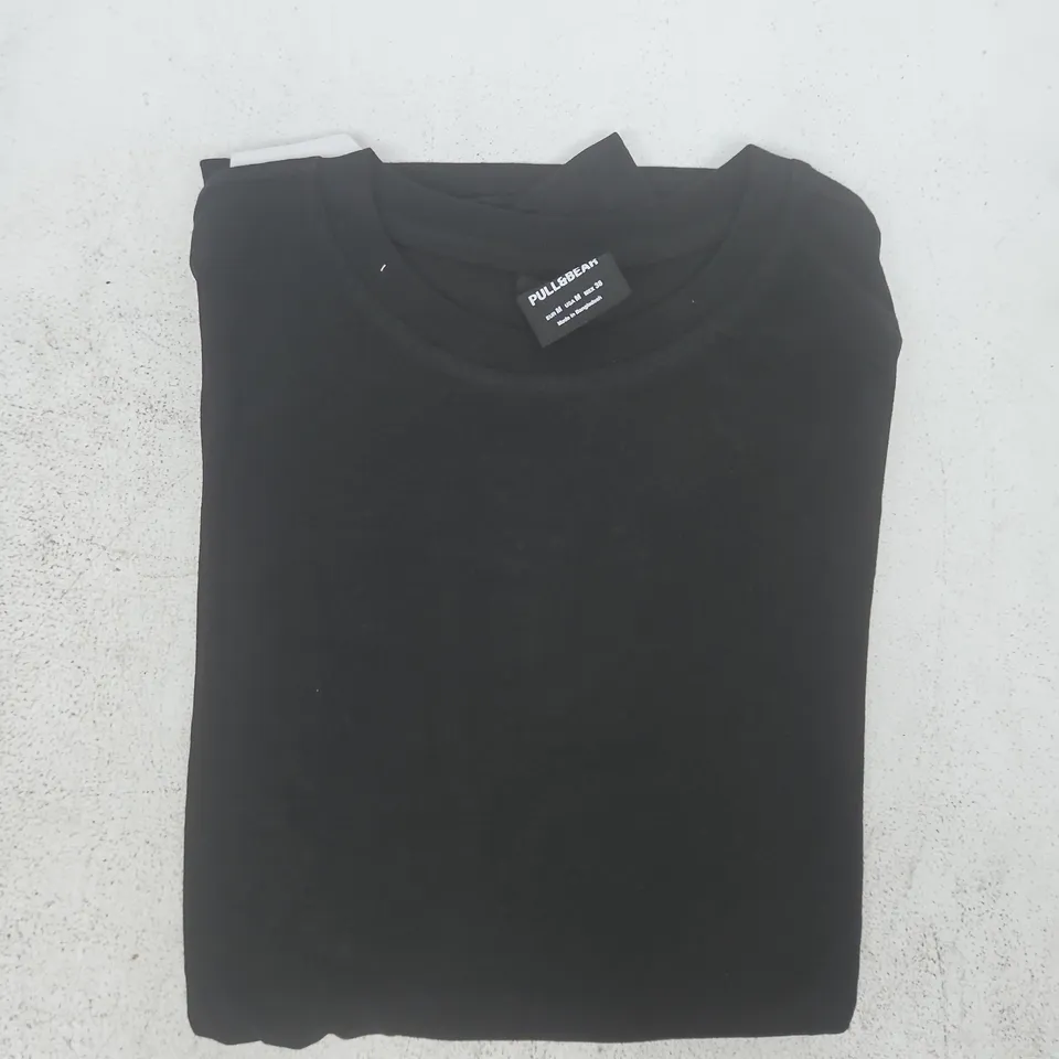 PULL & BEAR T-SHIRT IN BLACK SIZE MEDIUM
