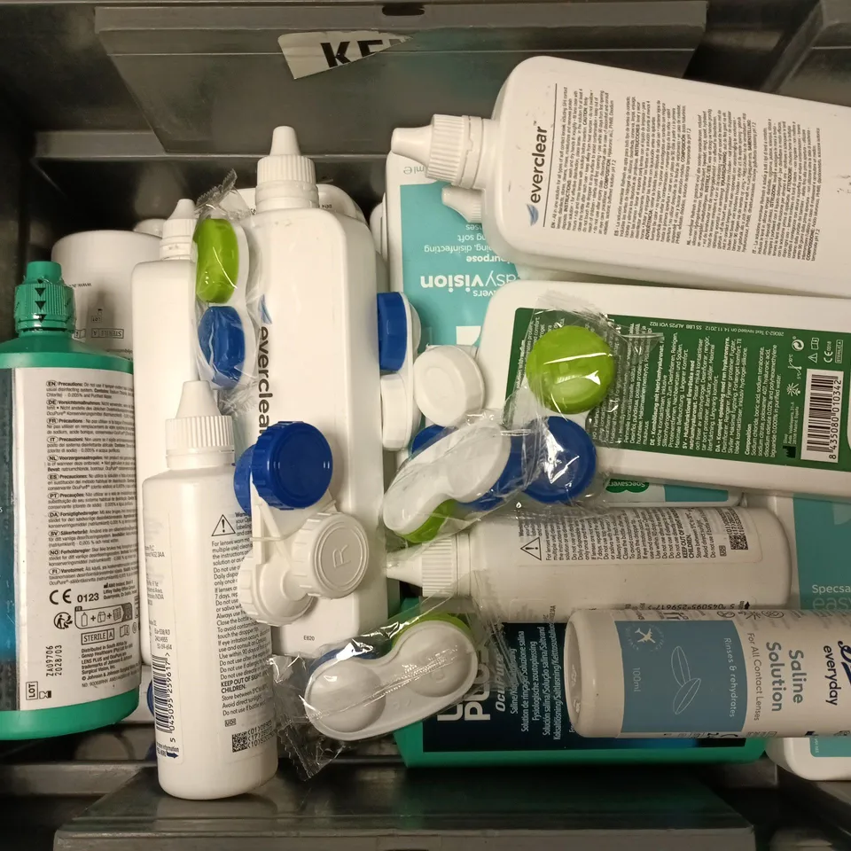 APPROXIMATELY 15 ASSORTED EYECARE & HEALTHCARE PRODUCTS TO INCLUDE LENS PLUS OCUPURE, EVERCLEAR REFRESH, ACUVUE REVITALENS, ETC - COLLECTION ONLY