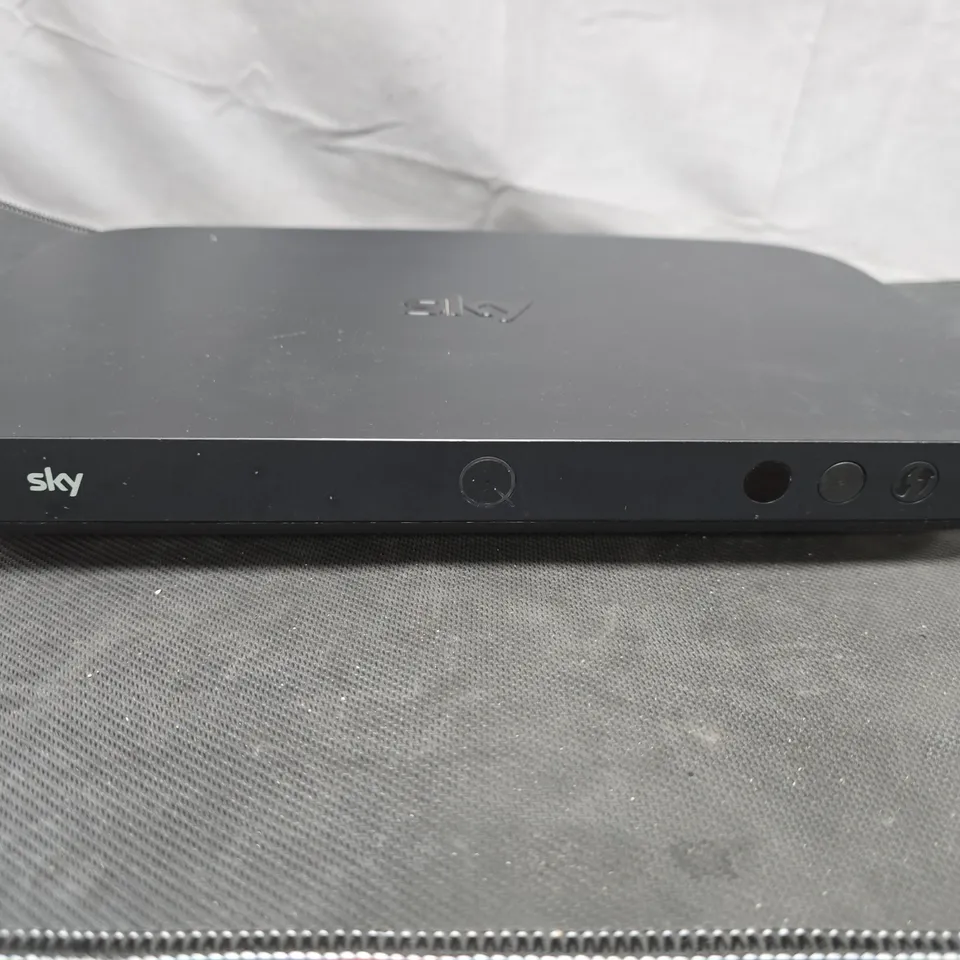 SKY SET-TOP BOX (MODEL ES130)