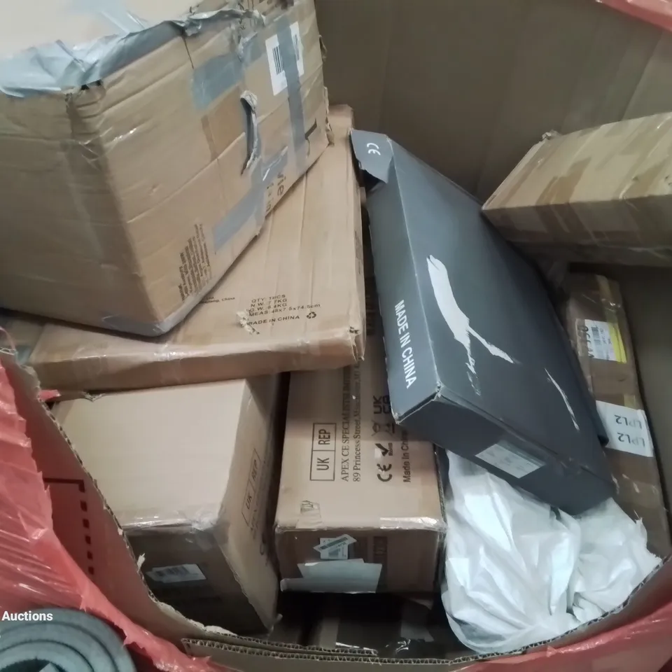 PALLET CONTAINING VARIOUS ASSORTED BOXED HOUSEHOLD ITEMS TO INCLUDE: EXTENDABLE TAP, 3.2M TELESCOPIC LADDERS, YOGA MAT, CHRISTMAS TREE AND LOTS MORE UNMARKED BOXED ITEMS 