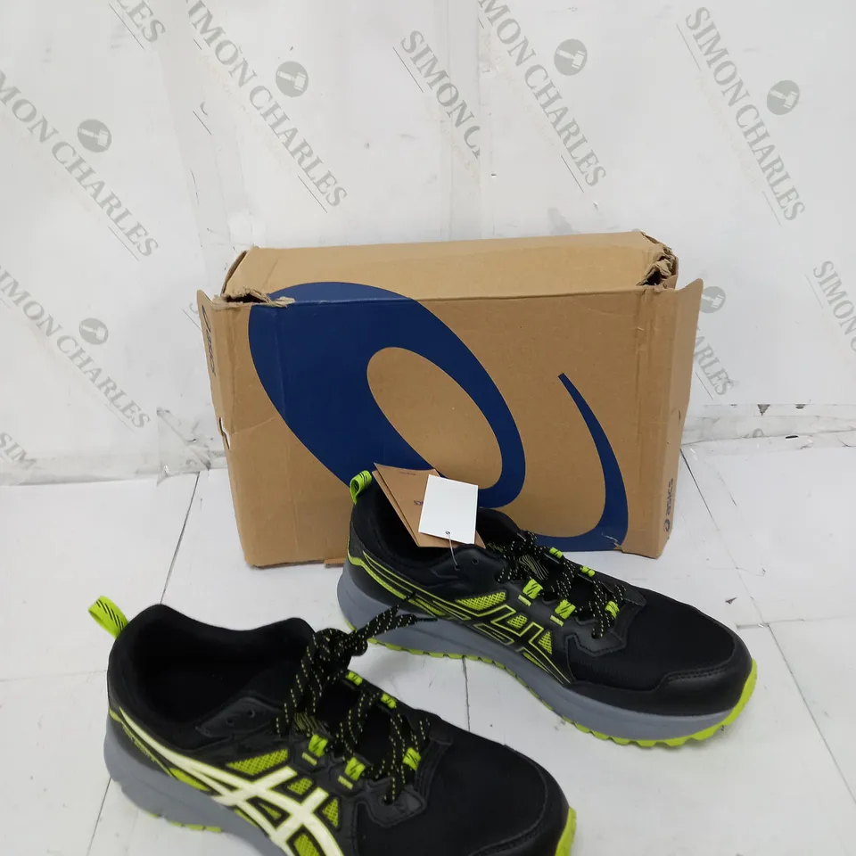 BOXED PAIR OF OASICS TRAIL SCOUT 3 UK 8 1/2 