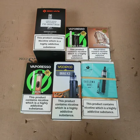 APPROXIMATELY 20 VAPES, E-CIGARETTES & ACCESSORIES TO INCLUDE - VOOPOO DRAG X2 - VAPORESSO XROS 4 - LOST VAPE THELEMA MINI - ETC