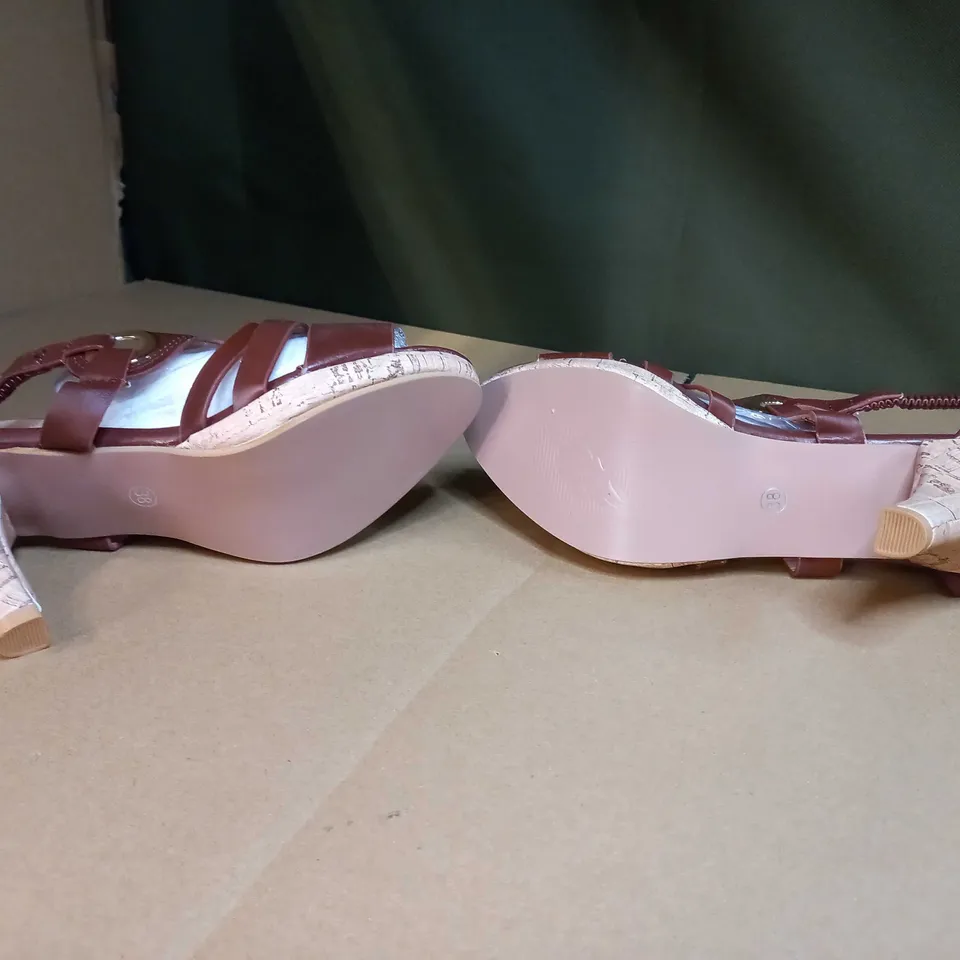 DESIGNER DARK TAN SANDAL/COURT SHOE'S - SIZE 5
