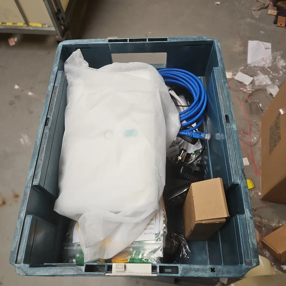 APPROXIMATELY 15 ASSORTED ITEMS TO INCLUDE EE HUB, CABLES, REMOTE CONTROLS ETC