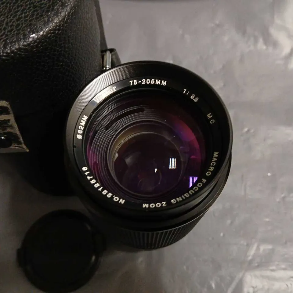 VIVITAR 62MM 75-205MM 1:38 MACR FOCUSING ZOOM CAMERA LENS